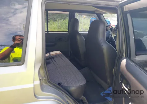 2000 Jeep Cherokee Sport из США, поврежденный, VIN 1J4FF48S8YL135950